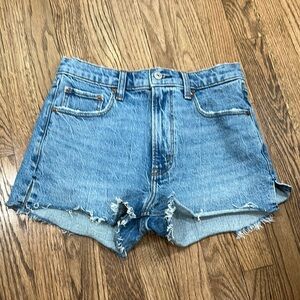 Abercrombie & Fitch The Mom Short High Rise Raw Hem Size 26/2